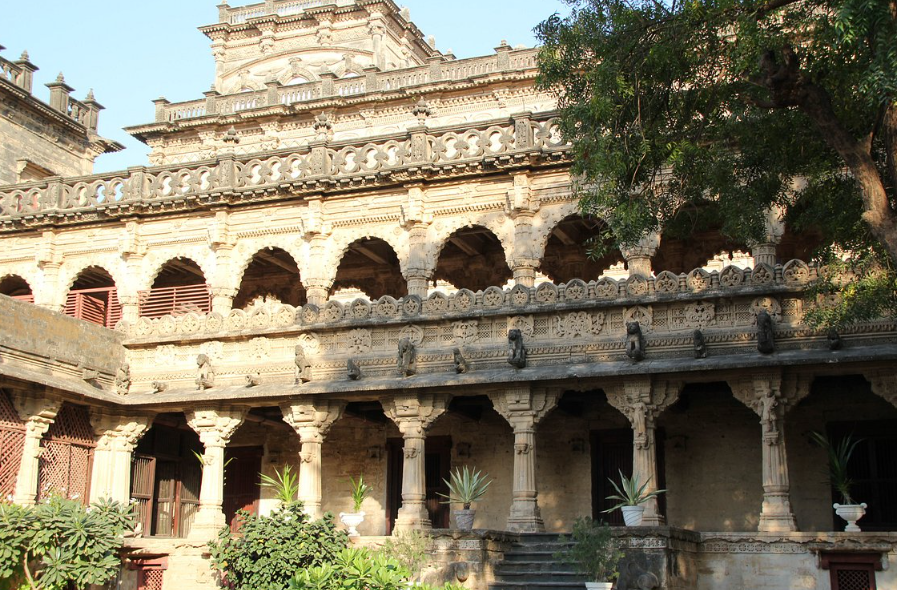 Navlakha Palace, Rajkot, Gujarat - Vushii.com Navlakha Palace, Rajkot, Gujarat - Vushii.com